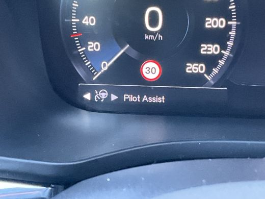 Volvo  XC60 2.0 Recharge T6 AWD R-Design HUD HK Pano.dak BLIS Vol opties Inscription PHEV Plug-in ActivLease financial lease