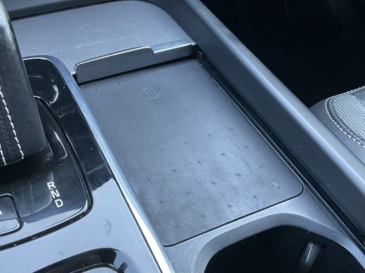 Volvo  XC60 2.0 Recharge T6 AWD R-Design HUD HK Pano.dak BLIS Vol opties Inscription PHEV Plug-in ActivLease financial lease