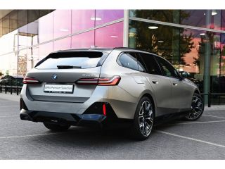 BMW 5 Serie Touring 530e M Sport Automaat / Trekhaak / Active Cruise Control / Achteruitrijcamera / M Sport o...