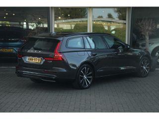 Volvo  V60 2.0 T6 Plug-in hybrid AWD Plus Dark | Harman Kardon | Sportstoelen | 360° Camera | Trekhaak | Ele...
