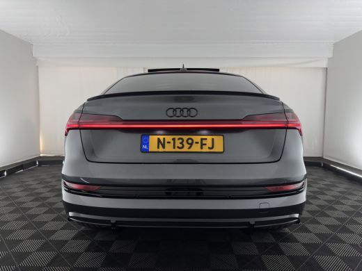 Audi e-tron 55 Quattro S-Line 95 kWh [ 3-Fase ] {SOH-92%} (INCL-BTW) *PANO | VIRTUAL-MIRRORS | AUDI-DESIGN-LE... ActivLease financial lease