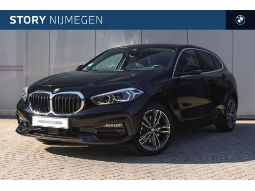 BMW 1 Serie 118i Executive Sport Line Automaat / Sportstoelen / LED / Airconditioning / Cruise Control / Live... BMW 1 Serie 118i Executive Sport Line Automaat / Sportstoelen / LED / Airconditioning / Cruise Control / Live...