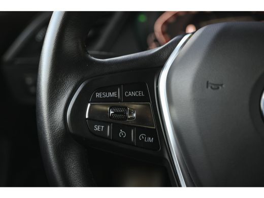 BMW 1 Serie 118i Executive Sport Line Automaat / Sportstoelen / LED / Airconditioning / Cruise Control / Live... ActivLease financial lease