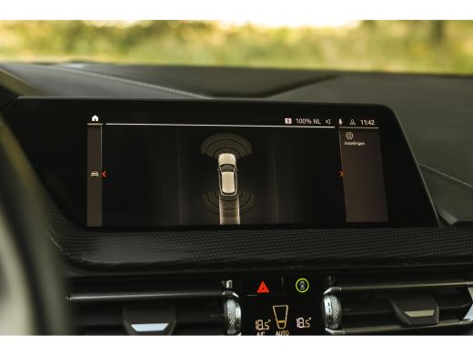 BMW 1 Serie 118i Executive Sport Line Automaat / Sportstoelen / LED / Airconditioning / Cruise Control / Live... ActivLease financial lease