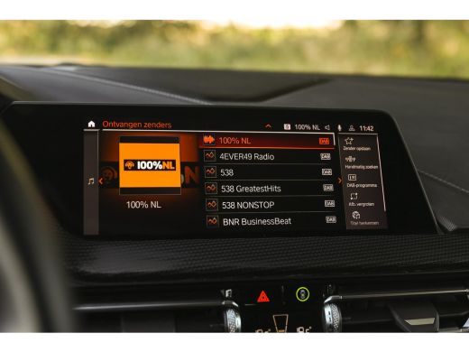 BMW 1 Serie 118i Executive Sport Line Automaat / Sportstoelen / LED / Airconditioning / Cruise Control / Live... ActivLease financial lease