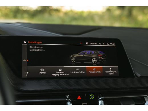 BMW 1 Serie 118i Executive Sport Line Automaat / Sportstoelen / LED / Airconditioning / Cruise Control / Live... ActivLease financial lease