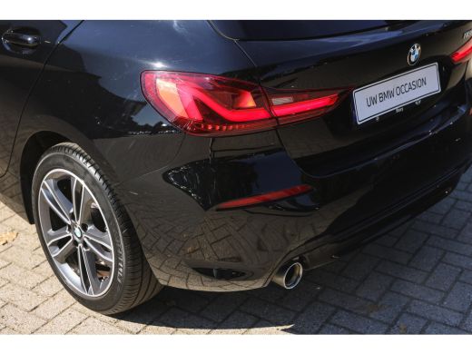 BMW 1 Serie 118i Executive Sport Line Automaat / Sportstoelen / LED / Airconditioning / Cruise Control / Live... ActivLease financial lease