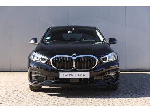 BMW 1 Serie 118i Executive Sport Line Automaat / Sportstoelen / LED / Airconditioning / Cruise Control / Live... ActivLease financial lease