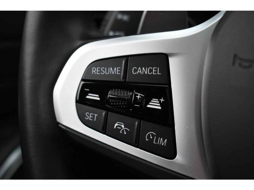 BMW 3 Serie 330e xDrive M-Sport Pro Pano M-zetels ACC HUD 19inch El-klep ActivLease financial lease