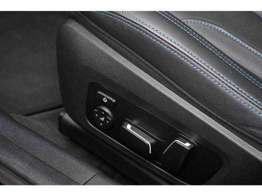 BMW 3 Serie 330e xDrive M-Sport Pro Pano M-zetels ACC HUD 19inch El-klep ActivLease financial lease