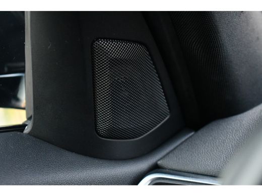 BMW 3 Serie 330e xDrive M-Sport Pro Pano M-zetels ACC HUD 19inch El-klep ActivLease financial lease