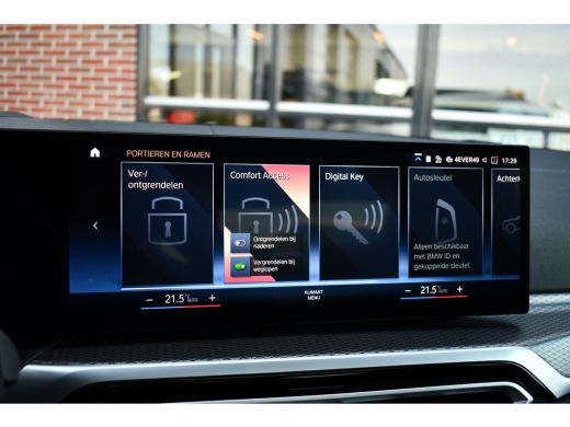 BMW 3 Serie 330e xDrive M-Sport Pro Pano M-zetels ACC HUD 19inch El-klep ActivLease financial lease