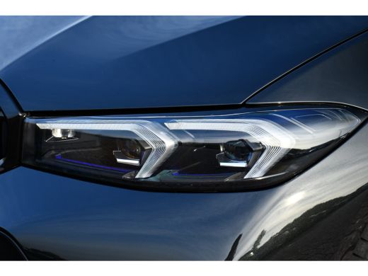 BMW 3 Serie 330e xDrive M-Sport Pro Pano M-zetels ACC HUD 19inch El-klep ActivLease financial lease