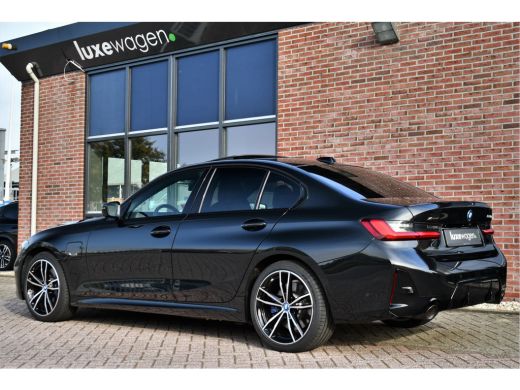 BMW 3 Serie 330e xDrive M-Sport Pro Pano M-zetels ACC HUD 19inch El-klep ActivLease financial lease