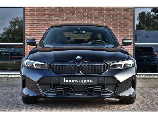 BMW 3 Serie 330e xDrive M-Sport Pro Pano M-zetels ACC HUD 19inch El-klep ActivLease financial lease