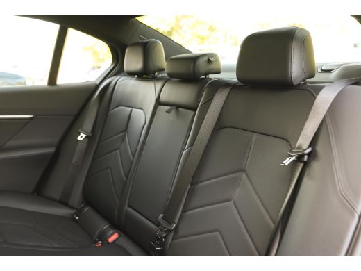 BMW 5 Serie 530e M Sport Automaat / Achteruitrijcamera / Stoelventilatie / Adaptieve LED / M Sportonderstel /... ActivLease financial lease