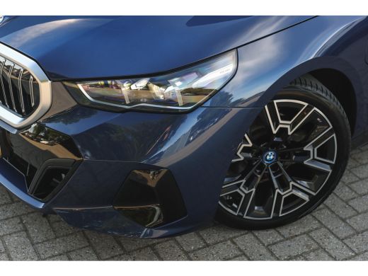 BMW 5 Serie 530e M Sport Automaat / Achteruitrijcamera / Stoelventilatie / Adaptieve LED / M Sportonderstel /... ActivLease financial lease