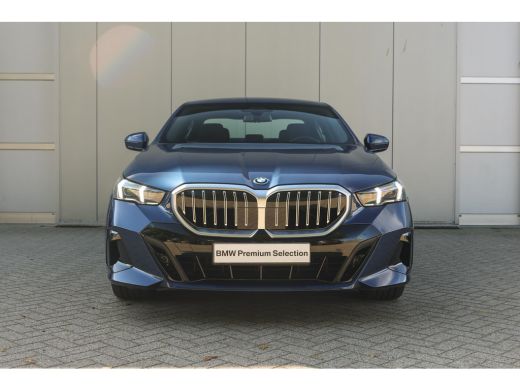 BMW 5 Serie 530e M Sport Automaat / Achteruitrijcamera / Stoelventilatie / Adaptieve LED / M Sportonderstel /... ActivLease financial lease