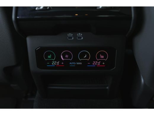 BMW i5 M60 xDrive M Sport / Panoramadak / Trekhaak / Stoelventilatie / Bowers & Wilkins /  Adaptief M On... ActivLease financial lease