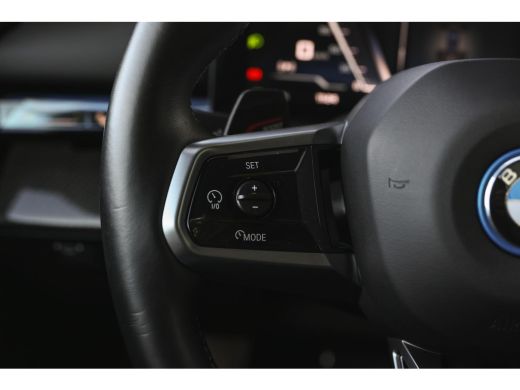 BMW i5 M60 xDrive M Sport / Panoramadak / Trekhaak / Stoelventilatie / Bowers & Wilkins /  Adaptief M On... ActivLease financial lease