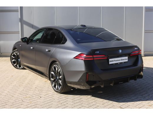BMW i5 M60 xDrive M Sport / Panoramadak / Trekhaak / Stoelventilatie / Bowers & Wilkins /  Adaptief M On... ActivLease financial lease