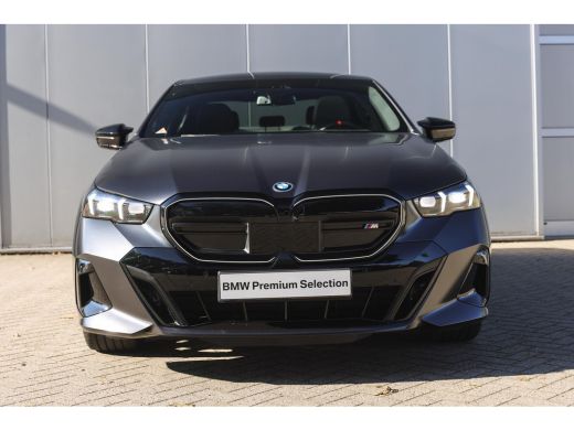 BMW i5 M60 xDrive M Sport / Panoramadak / Trekhaak / Stoelventilatie / Bowers & Wilkins /  Adaptief M On... ActivLease financial lease