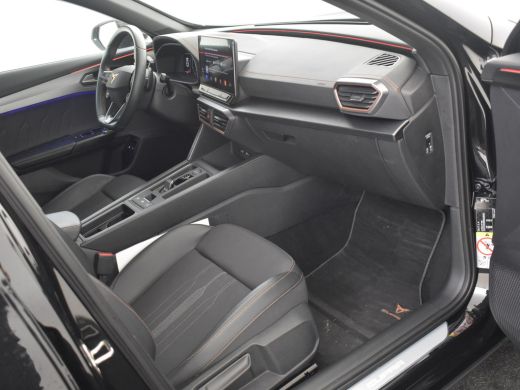 CUPRA Formentor 1.4 e-Hybrid VZ Performance | Trekhaak | Camera achter | Dodehoekdetectie | Stuur + Stoelverwarmi... ActivLease financial lease