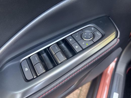 Lexus LBX Emotion 2WD | 06-10141018 Voor meer informatie ActivLease financial lease
