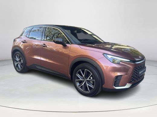 Lexus LBX Emotion 2WD | 06-10141018 Voor meer informatie ActivLease financial lease
