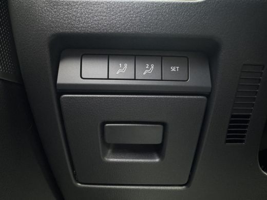 Mazda 3 2.0 e-SkyActiv-X M Hybrid 186 Takumi | Stoel/stuurverwarming | BOSE- Premium audio | Elektrische ... ActivLease financial lease