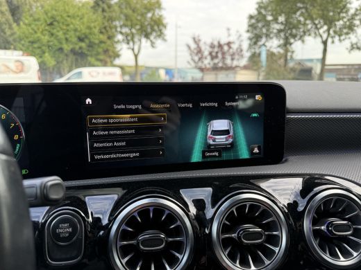 Mercedes-Benz A-Klasse 250e Aut. Business Sol. Luxury | Navi | Camera | Leder | Sfeer Verlichting | ActivLease financial lease