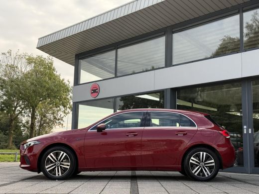 Mercedes-Benz A-Klasse 250e Aut. Business Sol. Luxury | Navi | Camera | Leder | Sfeer Verlichting | ActivLease financial lease
