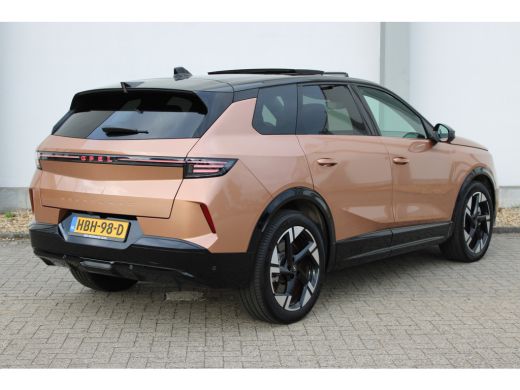 Opel Grandland GS 73 kWh / Navigatie / 360 Camera / Panorama / HiFi Geluidsinstallatie / Stuur -en Stoelverwarmd... ActivLease financial lease