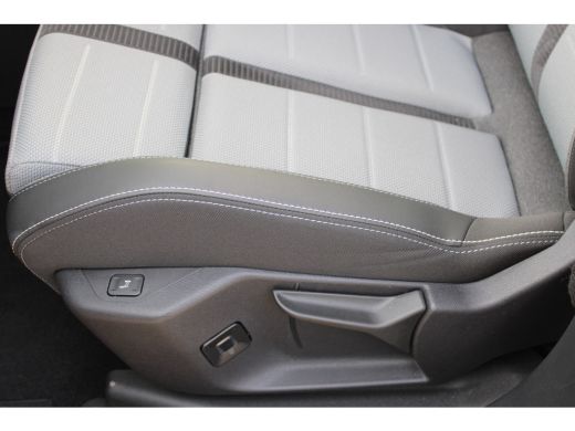 Opel Grandland GS 73 kWh / Navigatie / 360 Camera / Panorama / HiFi Geluidsinstallatie / Stuur -en Stoelverwarmd... ActivLease financial lease