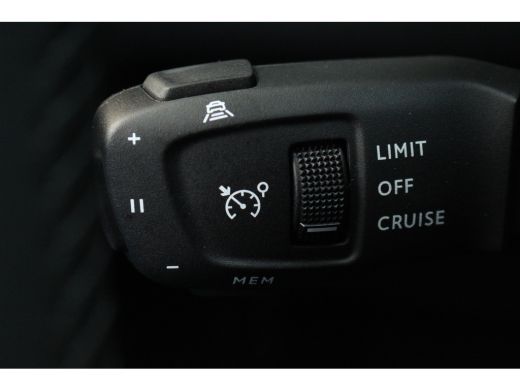 Peugeot 2008 1.2 Hybrid 136 Allure | Adap. Cruise C. | Dode hoek det. | 360 CAM | Keyless | Full LED | 17" LMV... ActivLease financial lease