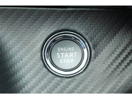 Peugeot 2008 1.2 Hybrid 136 Allure | Adap. Cruise C. | Dode hoek det. | 360 CAM | Keyless | Full LED | 17" LMV... ActivLease financial lease