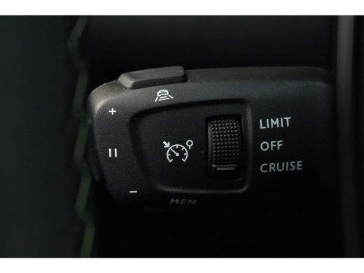 Peugeot 2008 1.2 Hybrid 136 GT | Adap. Cruise C. | Camera | Keyless | Full LED | 17" LMV | Navi | Privacy Glas... ActivLease financial lease
