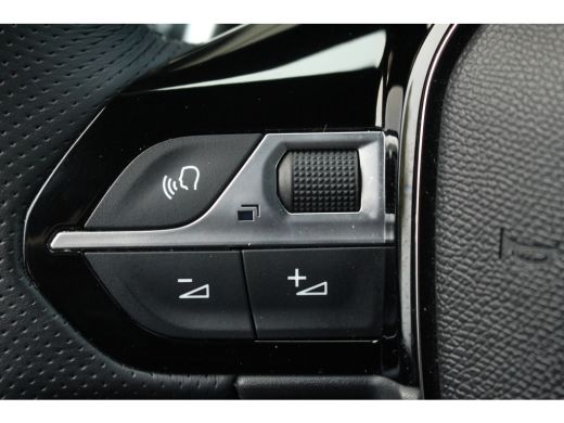 Peugeot 2008 1.2 Hybrid 136 GT | Adap. Cruise C. | Camera | Keyless | Full LED | 17" LMV | Navi | Privacy Glas... ActivLease financial lease