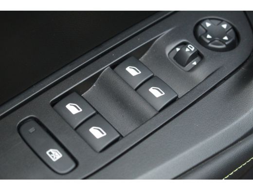 Peugeot 2008 1.2 Hybrid 136 GT | Adap. Cruise C. | Camera | Keyless | Full LED | 17" LMV | Navi | Privacy Glas... ActivLease financial lease