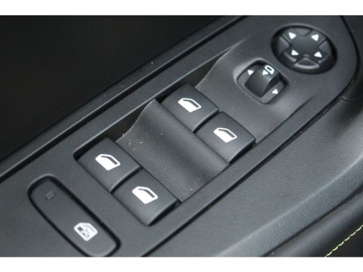 Peugeot 2008 1.2 Hybrid 136 GT | Adap. Cruise C. | Camera | Keyless | Full LED |17" LMV | Navi | Privacy Glass... ActivLease financial lease