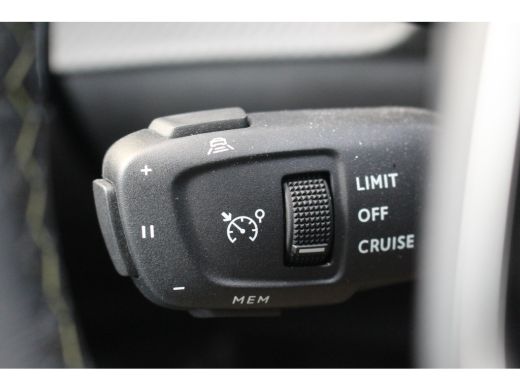 Peugeot 2008 1.2 Hybrid 136 GT | Adap. Cruise C. | Camera | Keyless | Full LED | 17" LMV | Navi | Privacy Glas... ActivLease financial lease