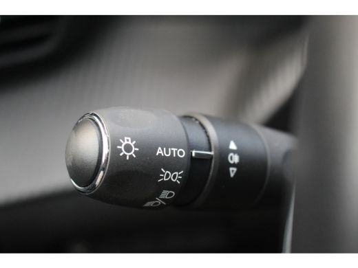 Peugeot 2008 1.2 Hybrid 136 GT | Adap. Cruise C. | Camera | Keyless | Full LED | 17" LMV | Navi | Privacy Glas... ActivLease financial lease