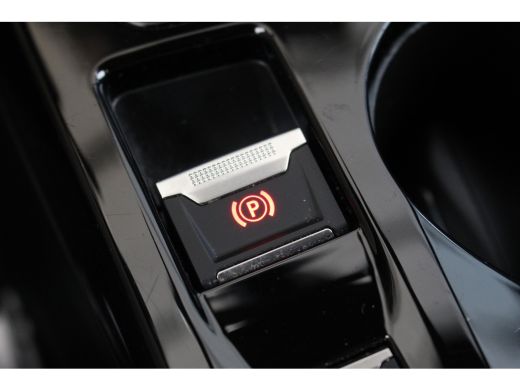 Peugeot 2008 1.2 Hybrid 136 GT | Adap. Cruise C. | Camera | Keyless | Full LED | 17" LMV | Navi | Privacy Glas... ActivLease financial lease