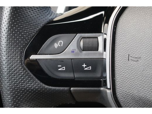 Peugeot 2008 1.2 Hybrid 136 GT | Adap. Cruise C. | Camera | Keyless | Full LED | 17" LMV | Navi | Privacy Glas... ActivLease financial lease