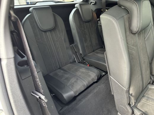 Peugeot 5008 1.2 PureTech GT | 2 stoelen op derde rij | Achterbank in delen neerklapbaar | Adaptieve cruise co... ActivLease financial lease