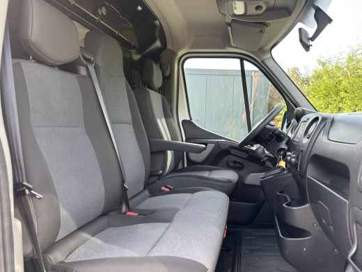 Renault Master 2.3 DCI E6 / L2H2 / IMPERIAAL / 2x SCHUIFDEUR / CAMERA / NAVI / AIRCO / CRUISE CONTROL ActivLease financial lease