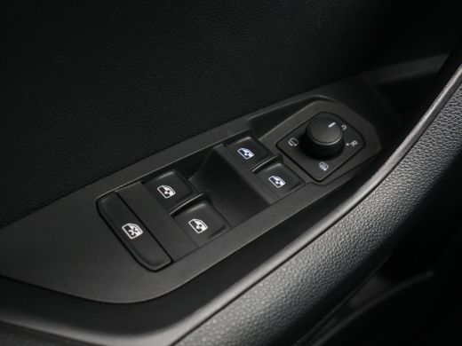 Skoda Karoq 1.5 TSI ACT 150pk Sportline Business Navigatie Digital Cockpit Camera Keyless Carplay 10 ActivLease financial lease