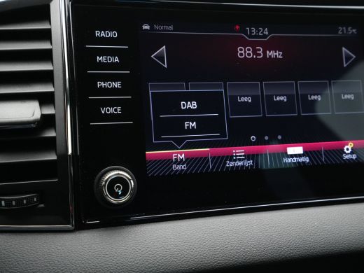 Skoda Karoq 1.5 TSI ACT 150pk Sportline Business Navigatie Digital Cockpit Camera Keyless Carplay 10 ActivLease financial lease