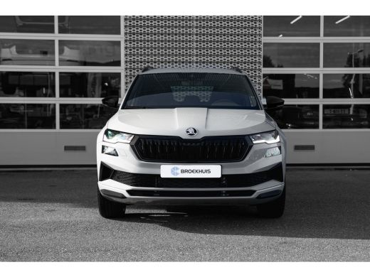 Skoda Karoq 1.5TSI 150 pk DSG Sportline Business Trekhaak | 19" | Achteruitrijcamera | Cruise Control | Keyle... ActivLease financial lease