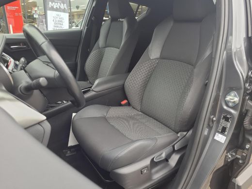 Toyota C-HR 1.8 Hybrid Executive | Apple CarPlay | Stoel/Stuur/Ruit verwarming | Rijklaarprijs incl. garantie | ActivLease financial lease